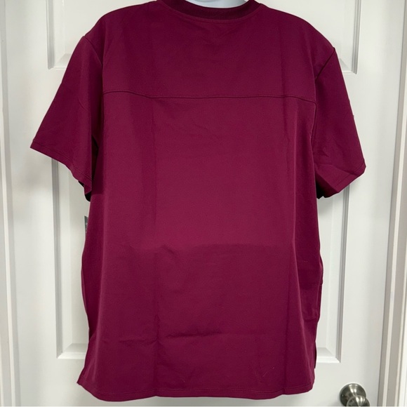 NWT Dickies Mens 2XL Scrub Top Dynamix Wine Burgundy Scrubs Stretch Uniform NEW - Picture 2 of 7